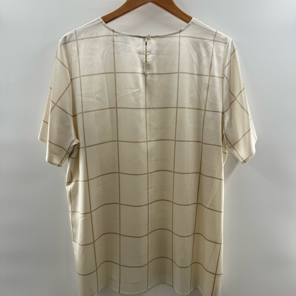 Eileen Fisher Silk Jewel Neck Short Sleeve Box Top Cream Blouse Size Large - Picture 9 of 13